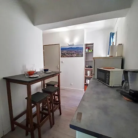 Manosque, 2 Pieces, 2 Personnes - Fr-1-752-1 Apartment *
